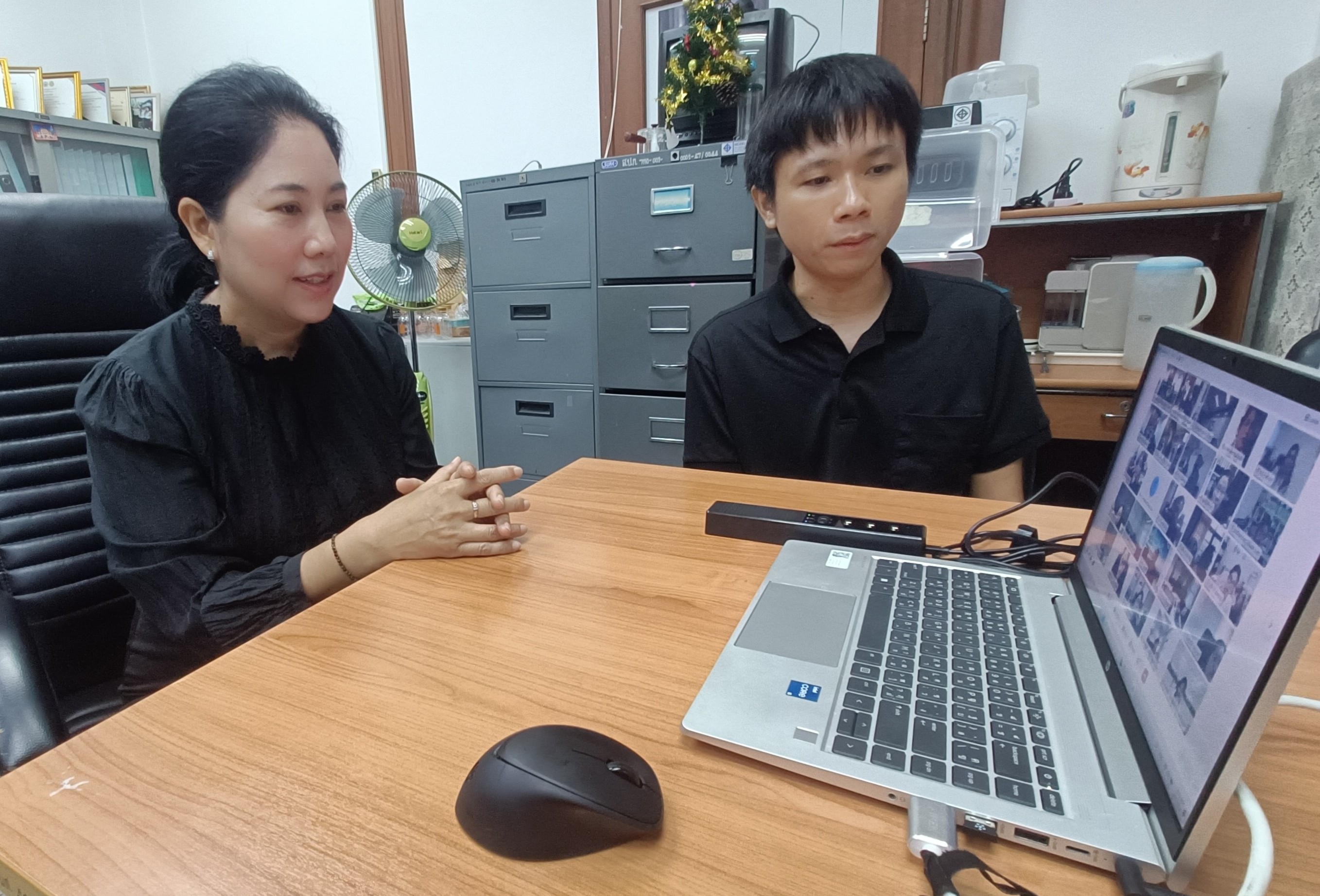 title - เข้าร่วมรับฟังการชี้แจงการสร้างความรู้ความเข้าใจ หลักเกณฑ์และวิธีการประเมินผลการปฏิบัติราชการ และการเลื่อนเงินเดือนข้าราชการ พนักงานราชการ และลูกจ้างประจำ ของ ส.ป.ก. ครั้งที่ 2/2569 (ช่วงเช้า) และรับฟังการสร้างความรู้ความเข้าใจให้กับผู้ใช้งานการจัดทำตัวชี้วัด และการประเมินผลการปฏิบัติราชการของข้าราชการพลเรือนสามัญ ในสังกัด ส.ป.ก. ผ่านระบบสารสนเทศทรัพยากรบุคคล DPIS V6 (ช่วงบ่าย) ผ่านสื่ออิเล็กทรอนิกส์ (ผ่านระบบออนไลน์ Application GDCC SPACE PLUS)